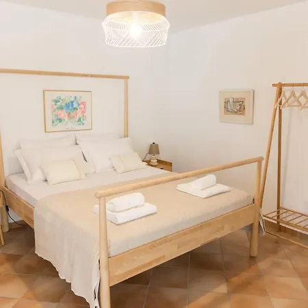 Azalea - Modern With Sea View Apartament