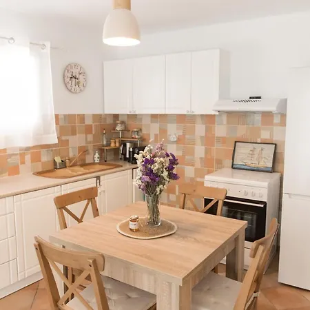 Azalea - Modern With Sea View