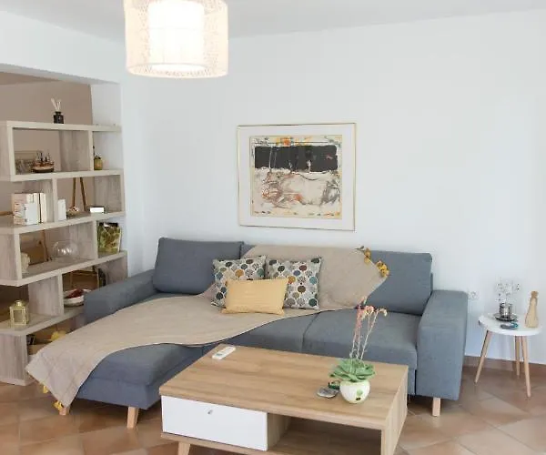 Azalea - Modern With Sea View Apartmán