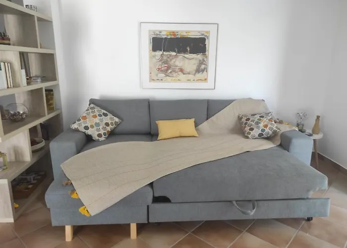 Azalea - Modern With Sea View