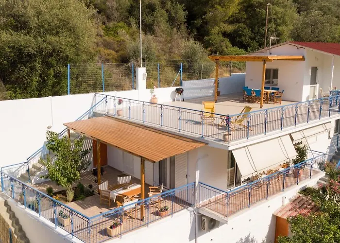 Azalea - Modern With Sea View